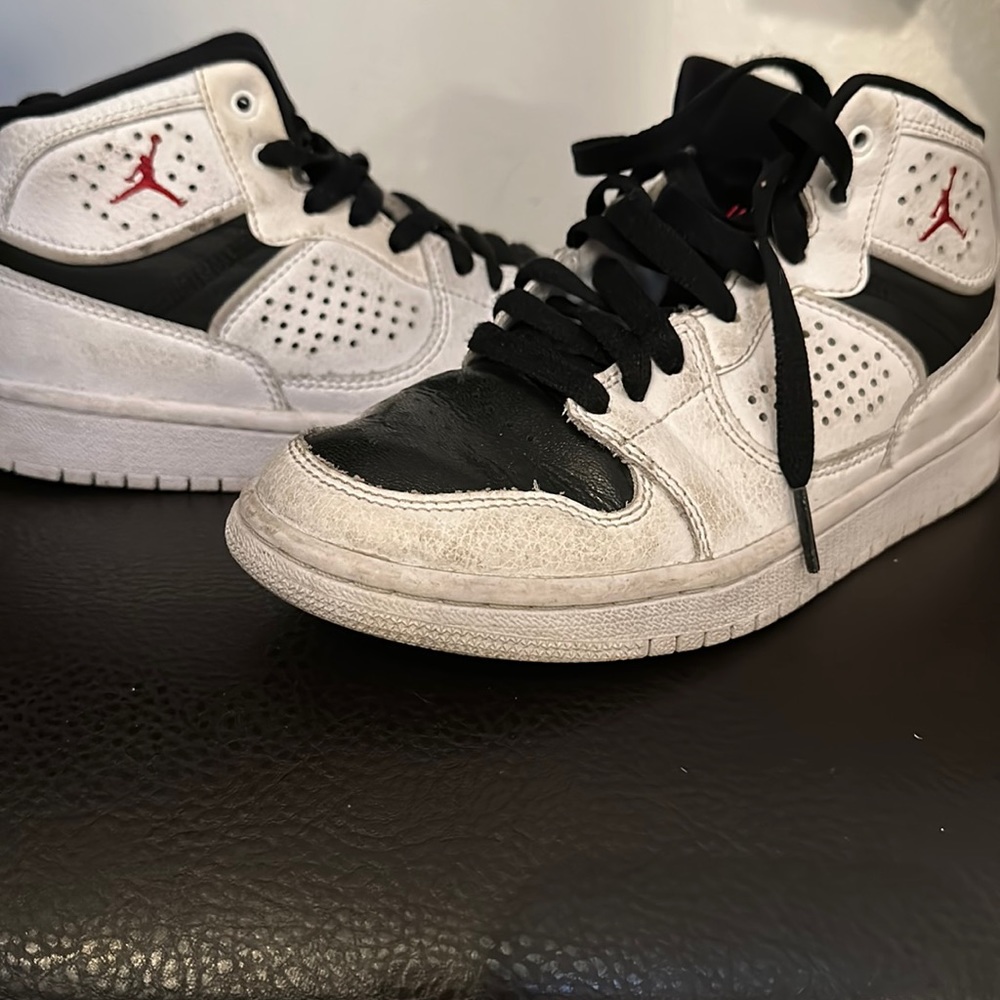 Air Jordan Jumpman Barely Worn Boys Unisex Grade School Size 4
